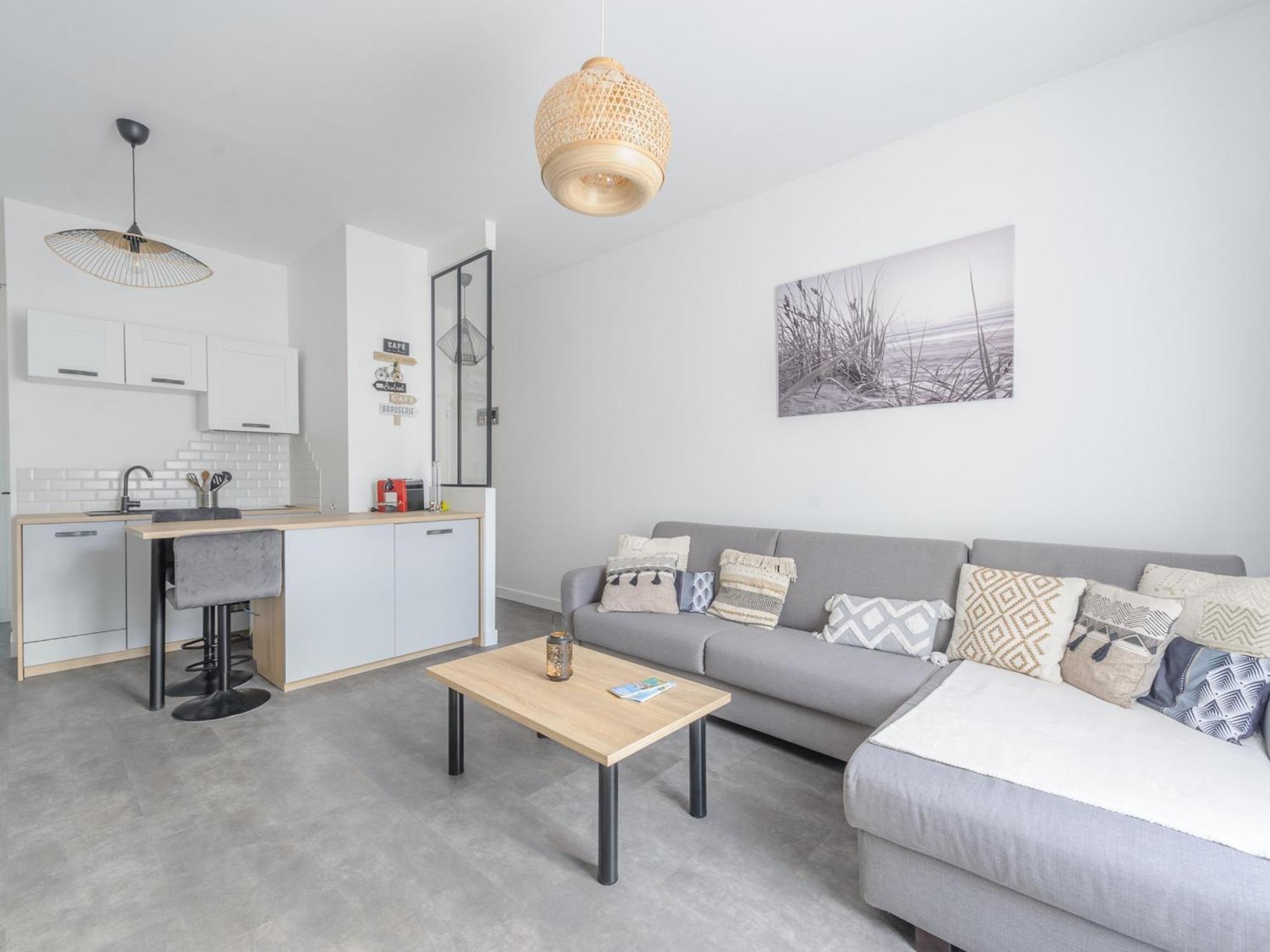 Studio Renove Au Coeur De La Rochelle, Marche A 25M, 2 Personnes, Wifi - Fr-1-535-43 La Rochelle  Exterior photo